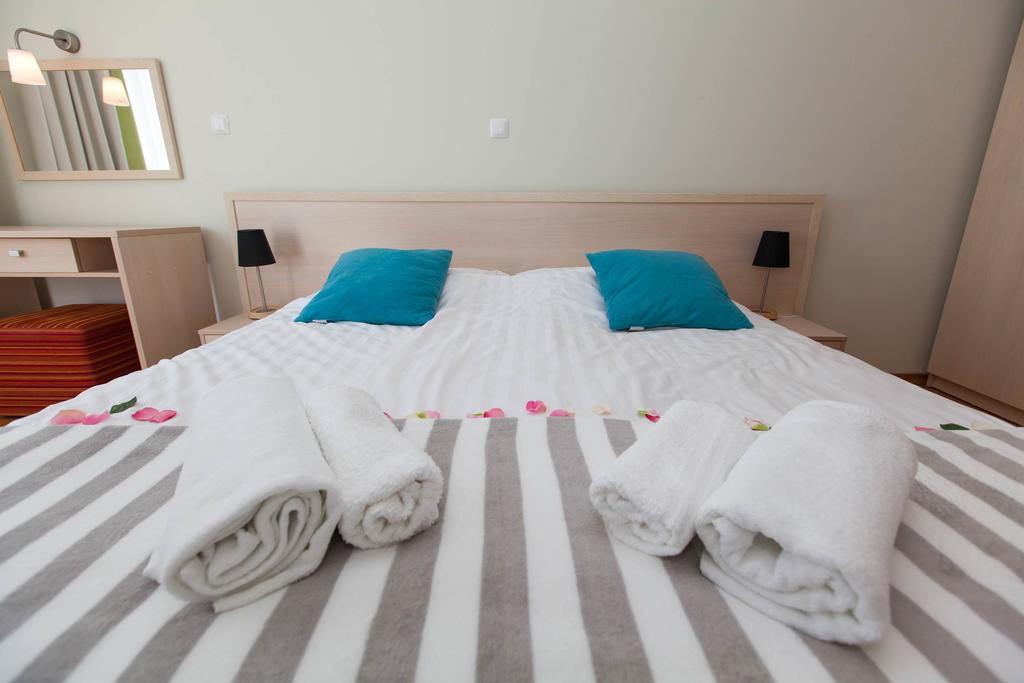 Apartments Ines Selce Esterno foto