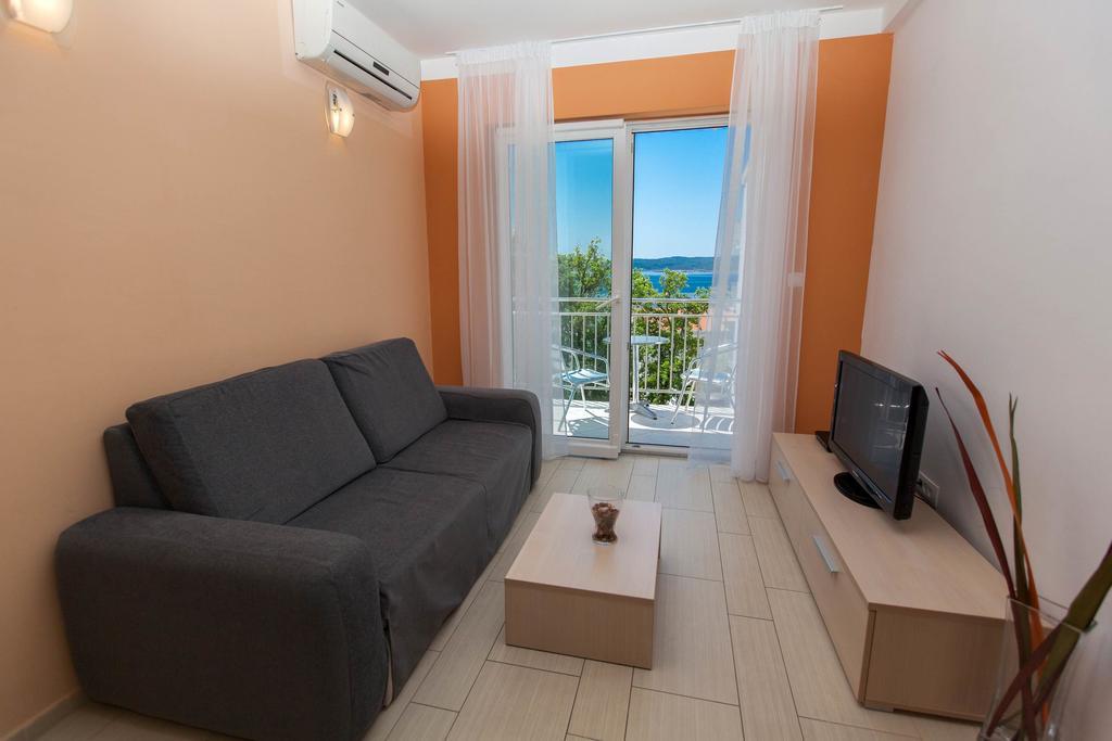 Apartments Ines Selce Esterno foto
