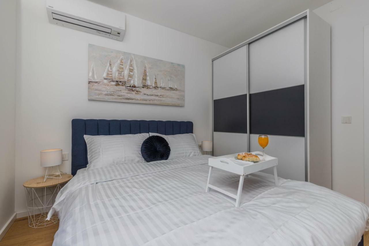 Apartments Ines Selce Esterno foto