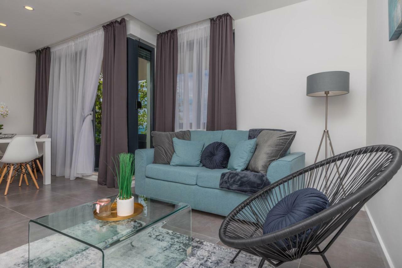 Apartments Ines Selce Esterno foto