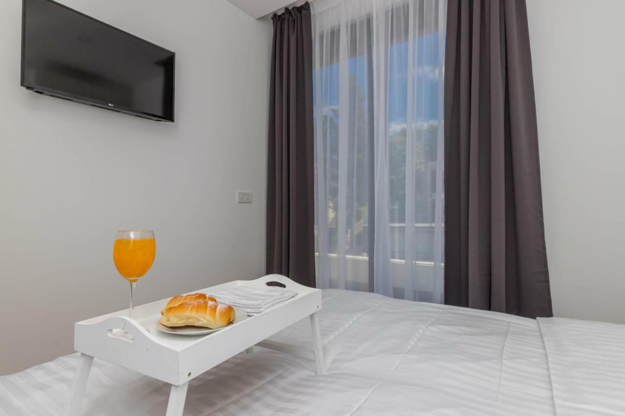 Apartments Ines Selce Esterno foto