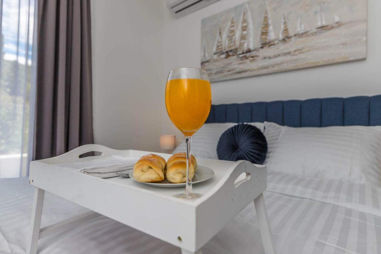 Apartments Ines Selce Esterno foto