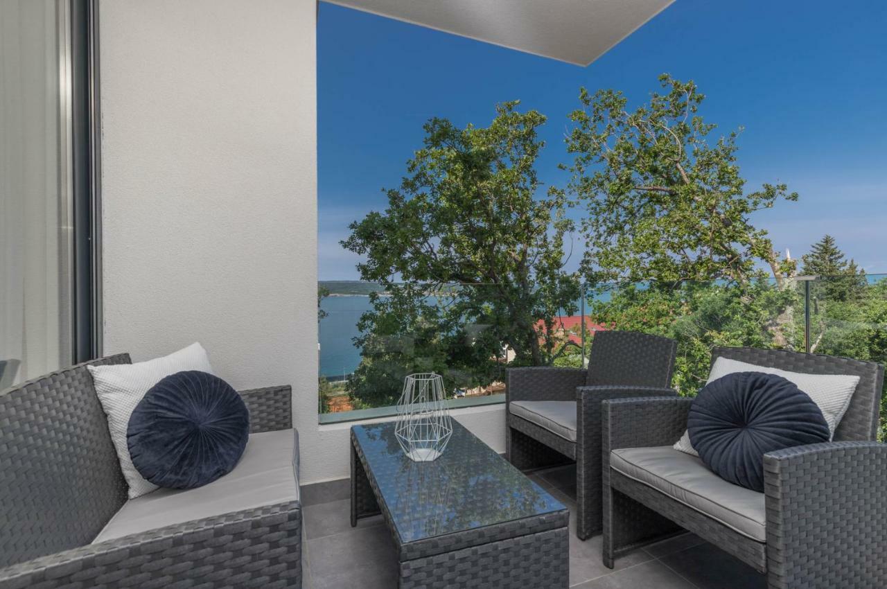 Apartments Ines Selce Esterno foto